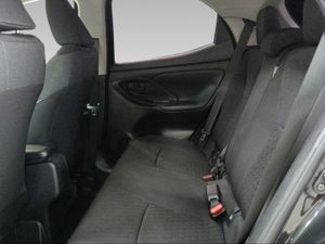 Toyota Yaris 1.5 120H Active Tech  - Foto 12