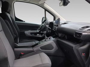Toyota Proace City Verso Family L2 1.5D 130CV Active 7p  - Foto 7