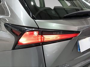 Lexus NX 2.5 300h Business Navigation 2WD  - Foto 20