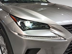 Lexus NX 2.5 300h Business Navigation 2WD  - Foto 19