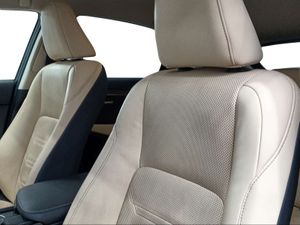Lexus NX 2.5 300h Executive Navigation 4WD  - Foto 18