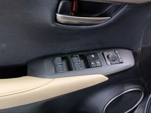 Lexus NX 2.5 300h Executive Navigation 4WD  - Foto 17