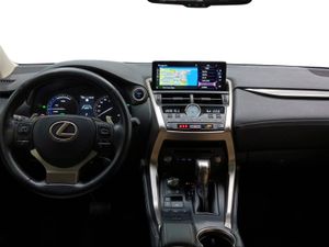 Lexus NX 2.5 300h Executive Navigation 4WD  - Foto 9