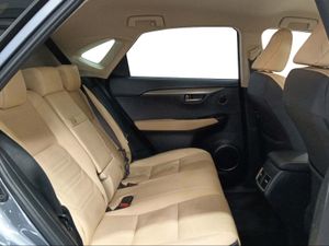 Lexus NX 2.5 300h Executive Navigation 4WD  - Foto 8