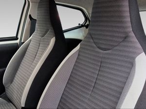 Toyota Aygo 1.0 70 x-play  - Foto 21