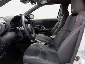 Toyota Yaris Cross 1.5 130H GR Sport  - Foto 13