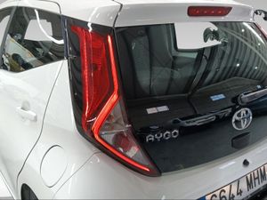 Toyota Aygo 1.0 70 x-play  - Foto 23