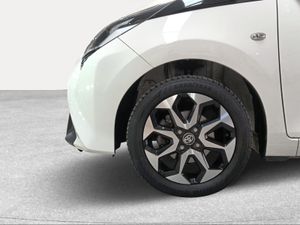 Toyota Aygo 1.0 70 x-play  - Foto 17