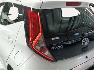 Toyota Aygo 1.0 70 x-play  - Foto 23