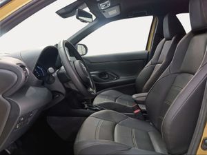 Toyota Yaris Cross 1.5 120H Premiere Edition  - Foto 13