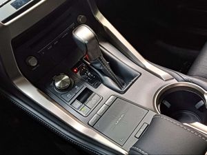 Lexus NX 2.5 300h Business Navigation 2WD  - Foto 18