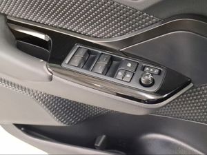 Toyota C-HR 1.8 125H Advance  - Foto 23