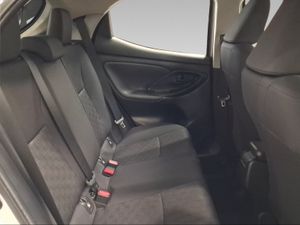 Toyota Yaris 1.5 120H Active Plus  - Foto 8