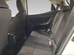 Toyota Yaris 1.5 120H Active Plus  - Foto 12