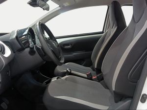 Toyota Aygo 1.0 70 x-play  - Foto 13
