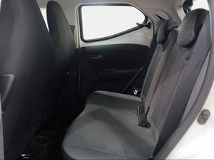 Toyota Aygo 1.0 70 x-play  - Foto 12
