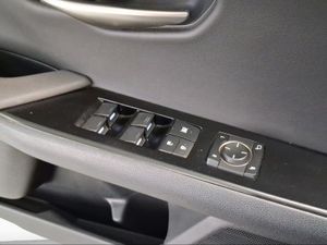 Lexus UX 2.0 250h Business  - Foto 19