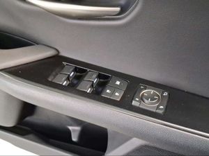 Lexus UX 2.0 250h Business  - Foto 19