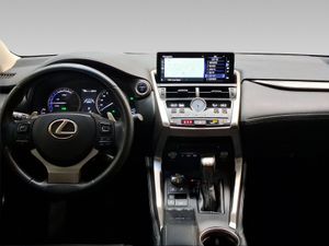 Lexus NX 2.5 300h Executive Navigation 4WD  - Foto 9