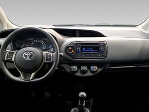 Toyota Yaris 1.5 110 Active  - Foto 9