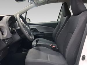Toyota Yaris 1.5 110 Active  - Foto 13