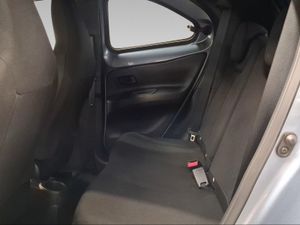 Toyota Aygo X Cross 1.0 VVT-I 72CV Play  - Foto 12