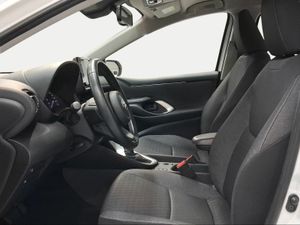 Toyota Yaris 1.5 120H Active Tech  - Foto 13