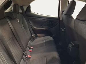 Toyota Yaris 1.5 120H Active Tech  - Foto 8