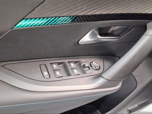 Peugeot 2008 Allure Pack Puretech 130 S&S EAT8  - Foto 17