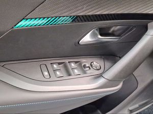 Peugeot 2008 Allure Pack Puretech 130 S&S EAT8  - Foto 17