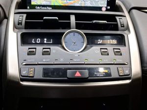 Lexus NX 2.5 300h Executive Navigation 4WD  - Foto 22