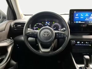 Toyota Yaris 1.5 120H Active Plus  - Foto 10