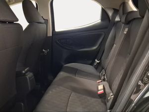 Toyota Yaris 1.5 120H Active Plus  - Foto 12
