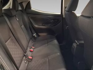 Toyota Yaris 1.5 120H Active Plus  - Foto 8
