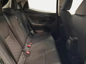 Toyota Yaris 1.5 120H Active Plus  - Foto 8