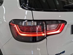 Jeep Compass 4Xe 1.3 PHEV 177kW (240CV) S AT AWD  - Foto 25