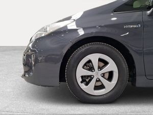 Toyota Prius Advance  - Foto 17