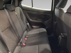 Toyota Yaris Cross 1.5 120H Active Tech  - Foto 8
