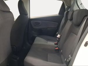 Toyota Yaris 1.5 110 Active  - Foto 12
