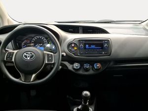 Toyota Yaris 1.5 110 Active  - Foto 9