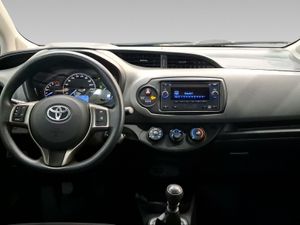 Toyota Yaris 1.5 110 Active  - Foto 9