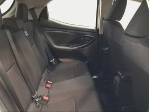 Toyota Yaris 1.5 120H Active Tech  - Foto 8