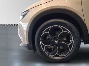 Alfa Romeo Junior Ibrida Speciale 107kW (145CV)  - Foto 14