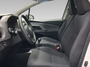 Toyota Yaris 1.5 110 Active  - Foto 13