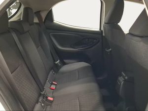 Toyota Yaris 1.5 120H Active Tech  - Foto 8