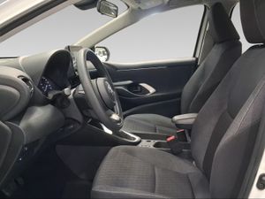Toyota Yaris 1.5 120H Business Plus  - Foto 13