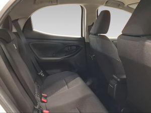 Toyota Yaris 1.5 120H Business Plus  - Foto 8