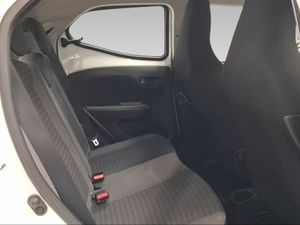 Toyota Aygo 1.0 70 x-play  - Foto 8