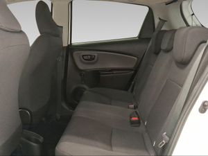 Toyota Yaris 1.5 110 Active  - Foto 12