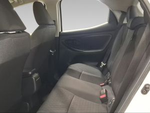 Toyota Yaris 1.5 120H Business Plus  - Foto 12